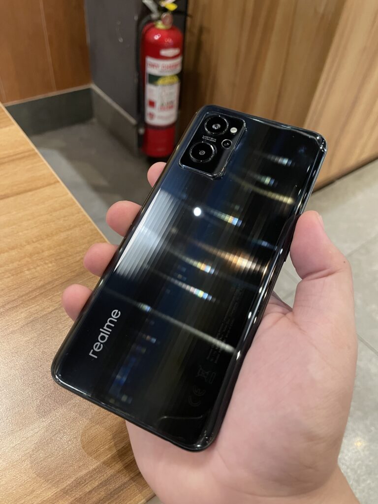 realme 9i First Impressions - Design