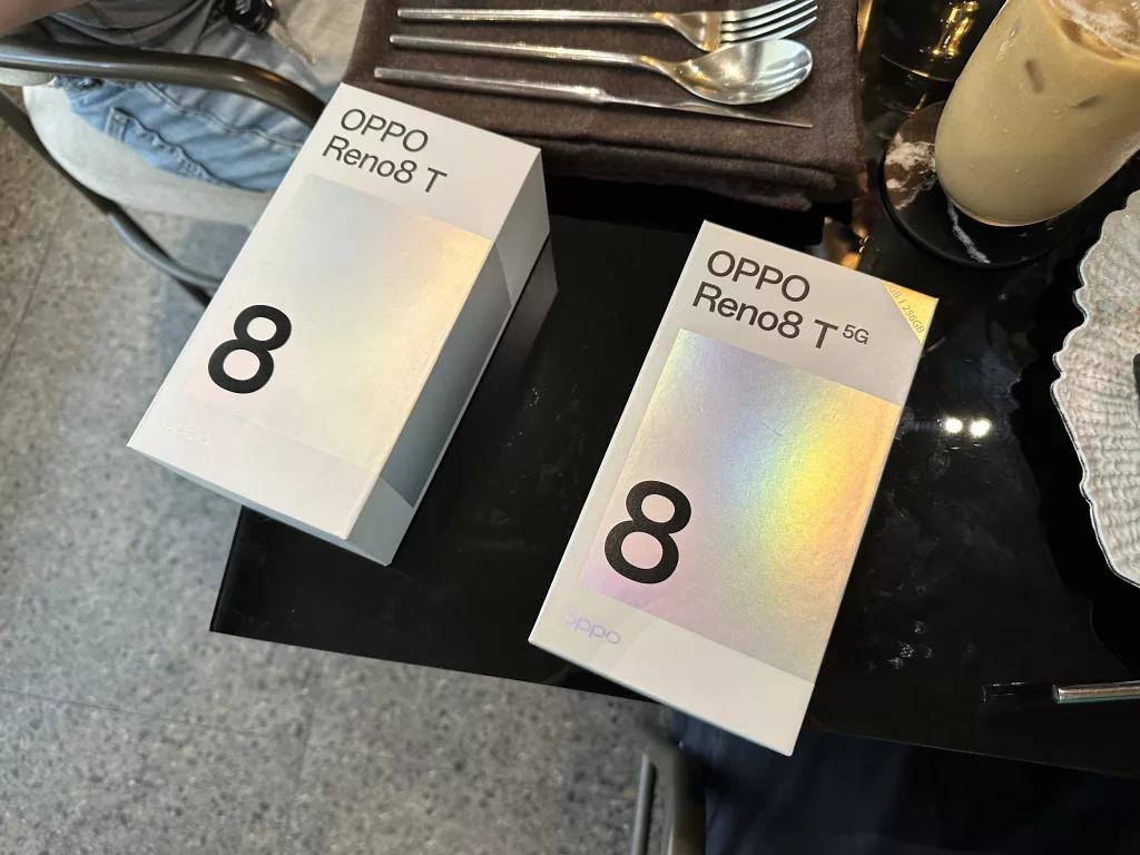 OPPO Reno8 T and OPPO Reno8 T 5G Boxes