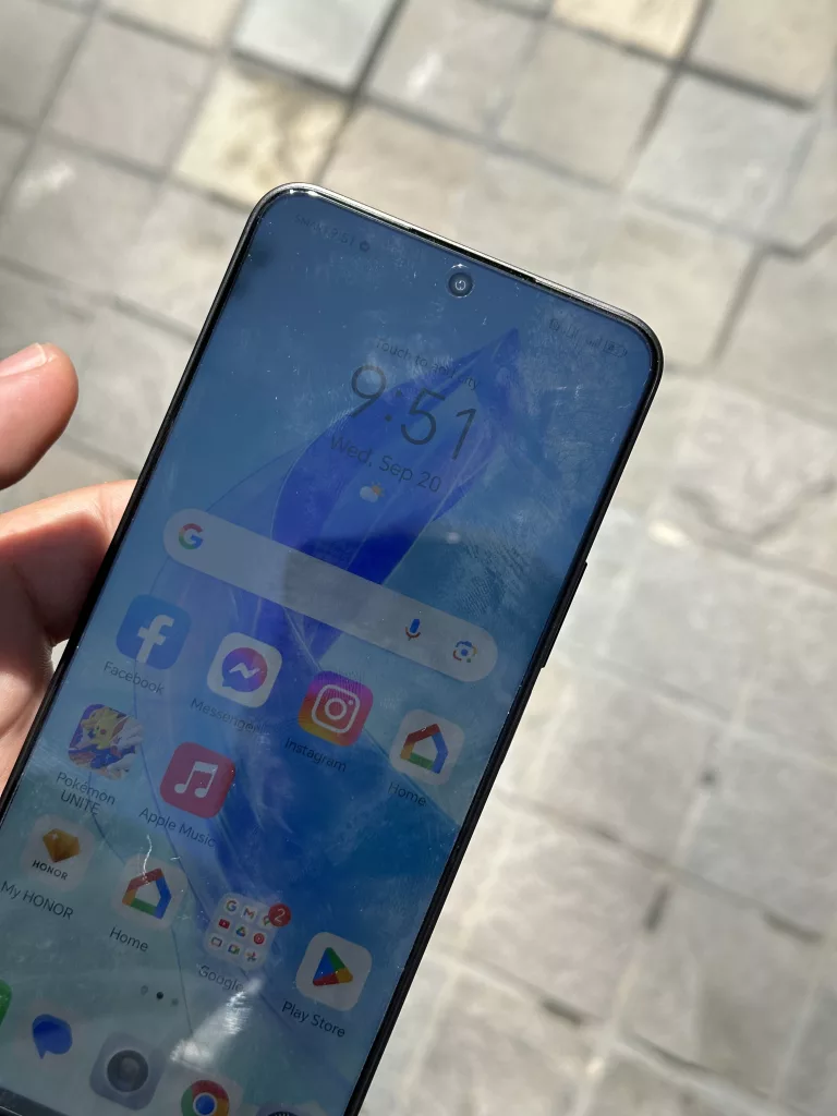 HONOR 90 Lite 5G Review - Outdoor Display Brightness