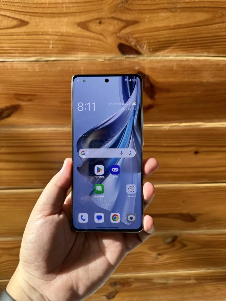 OPPO Reno10 5G First Impressions - Display