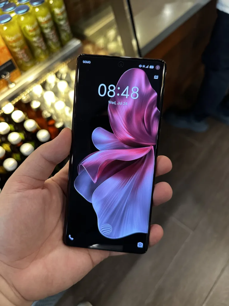 vivo V30e 5G Review - Display Alternate Photo