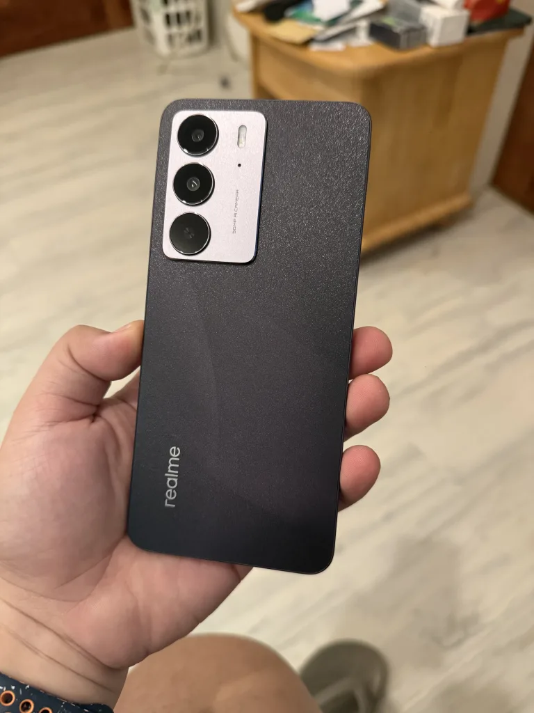 realme C75 in Storm Black