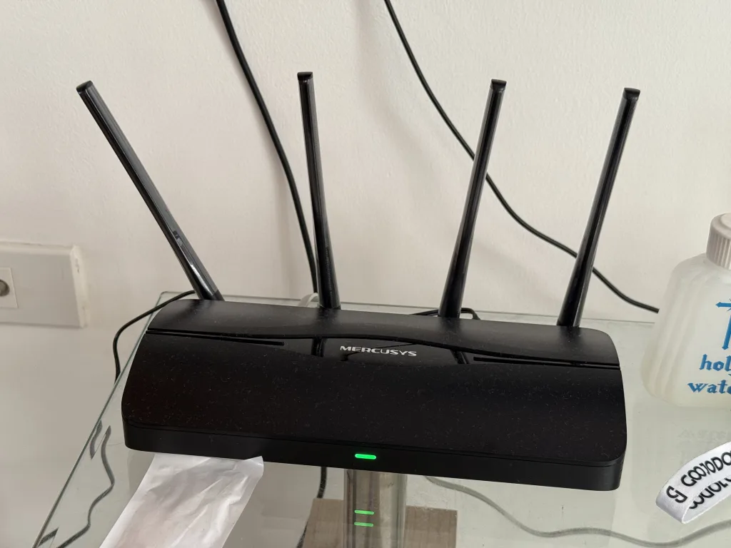 Mercusys Wi-Fi 7 MR27BE Review - Front