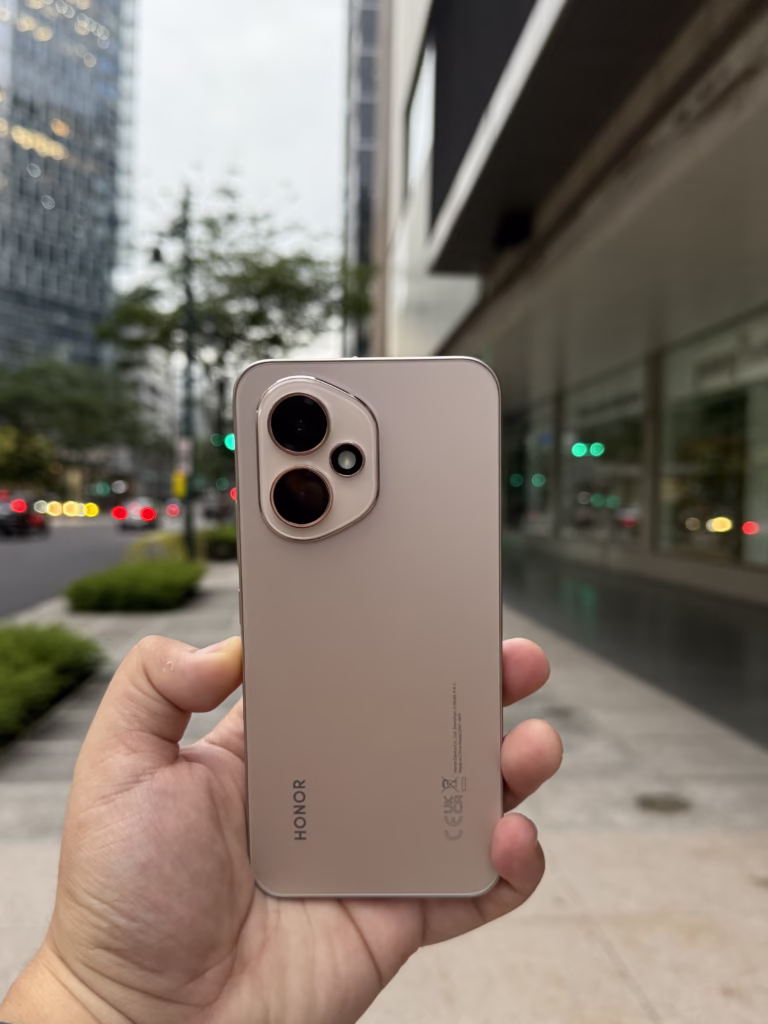HONOR 400 5G Review - Design