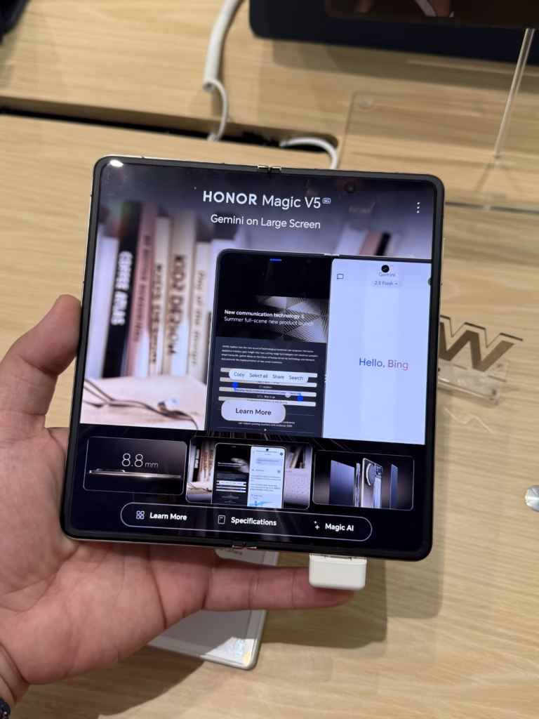 HONOR Magic V5 - Main Display