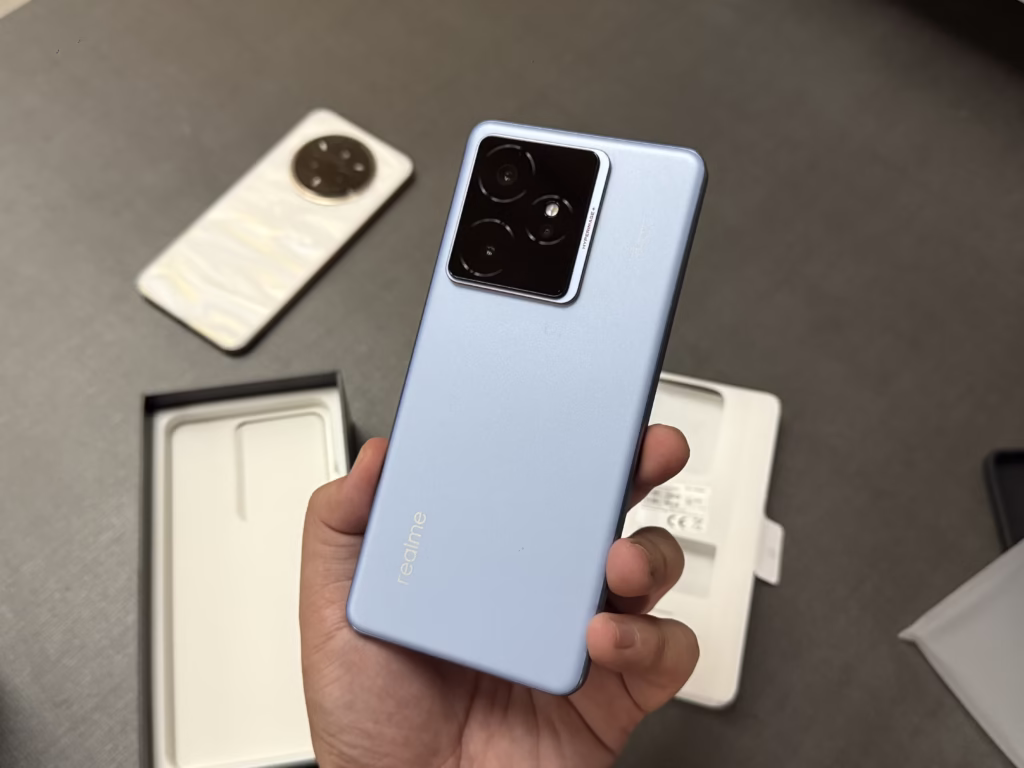 realme GT 7 Review - Design