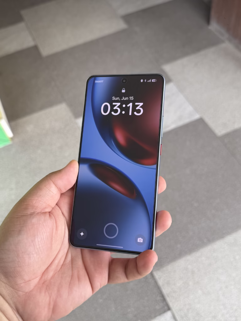 realme GT 7 Review - Display
