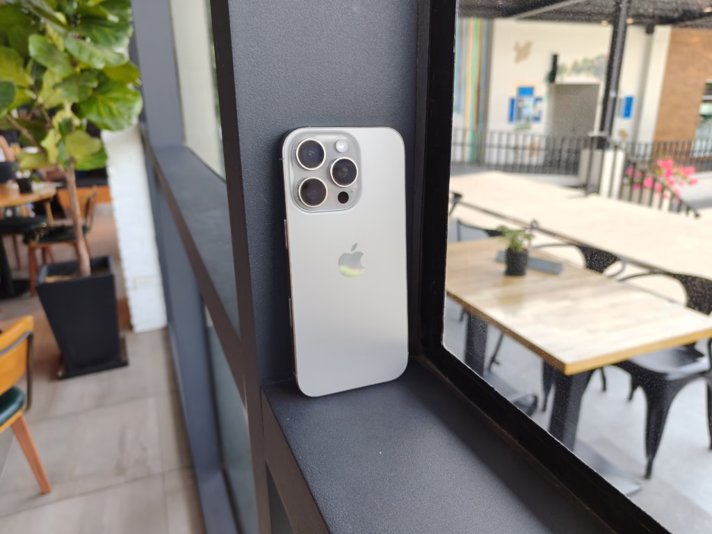 realme GT 7 Review - Cameras - Product Photography 1
