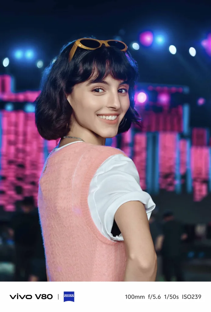 vivo V80 - ZEISS 100mm Center Stage Portait